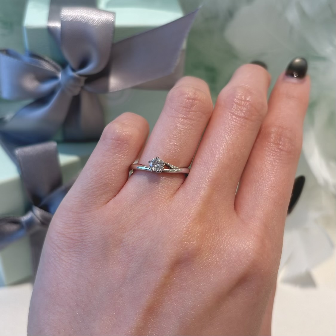 リーフォン婚約指輪　シンプルフォルムで着けやすい指輪