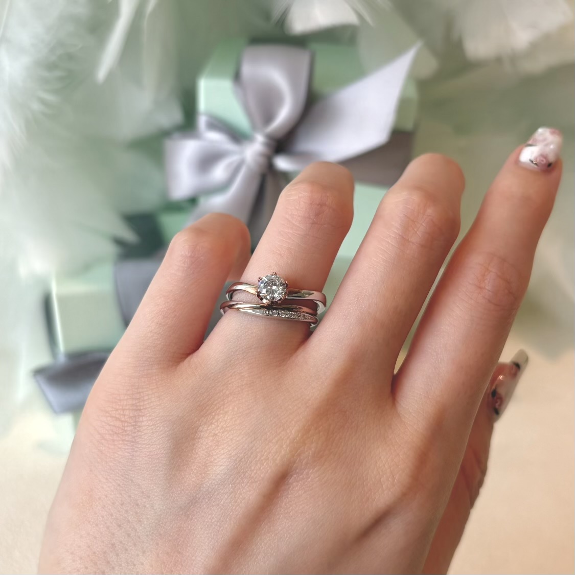 リネア婚約指輪と結婚指輪の重ね着け