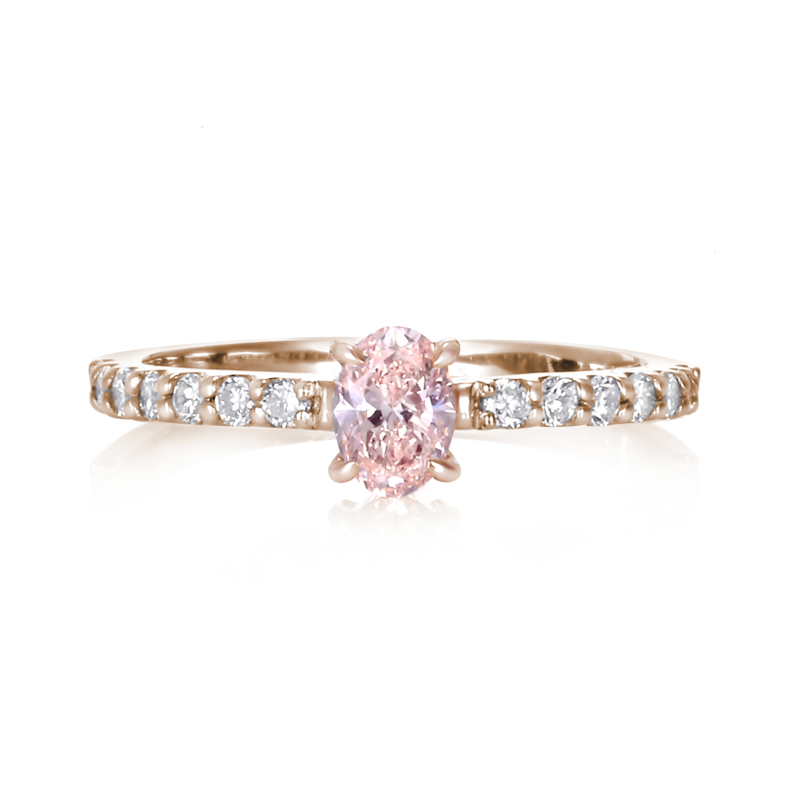 オーバルカットのダイヤモンドリング