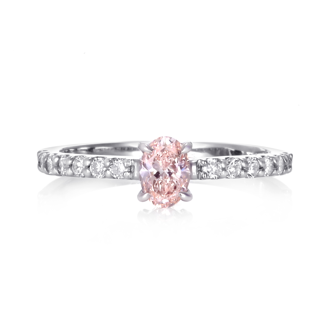 オーバルカットのダイヤモンド