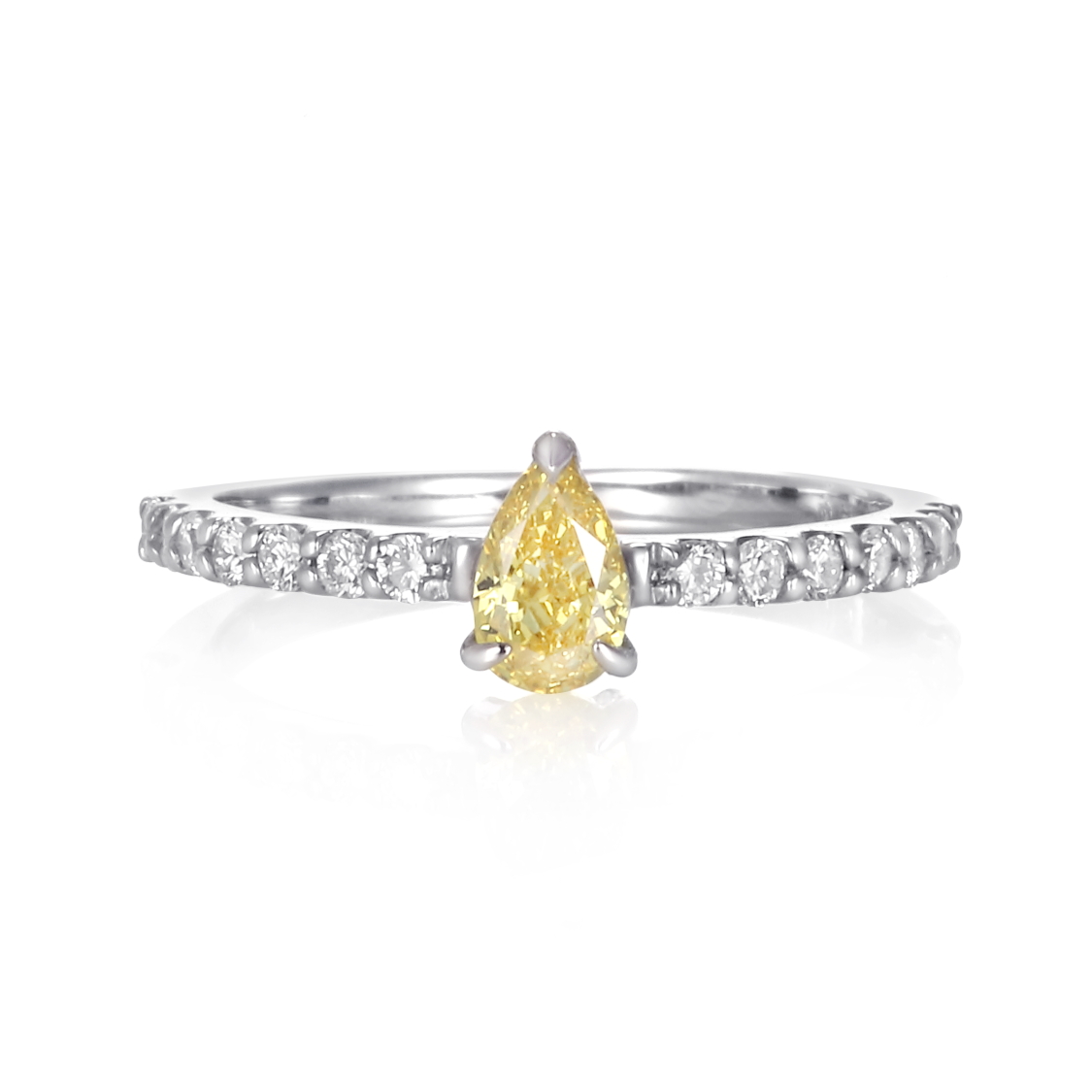 ペアシェイプの指輪