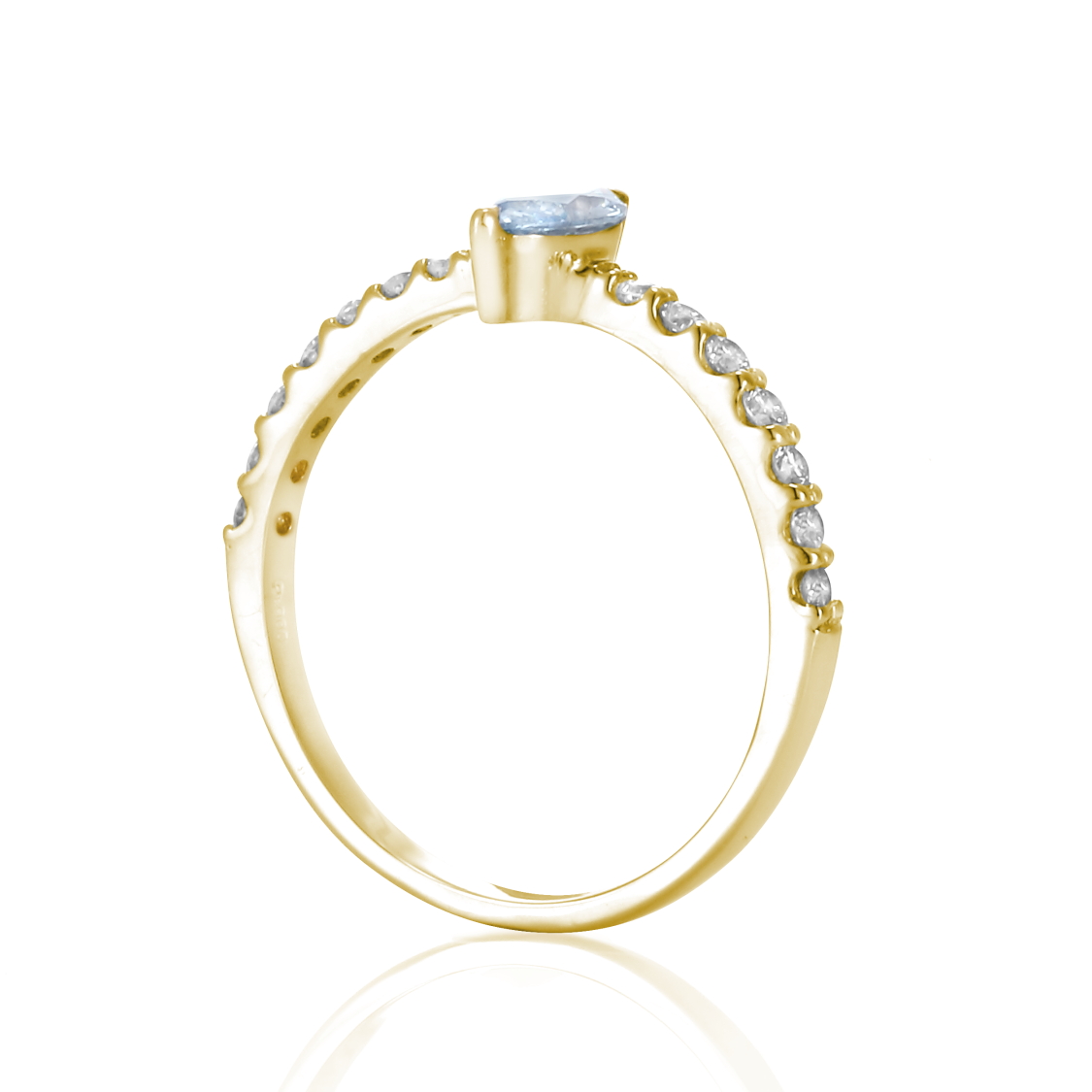 人と被らない　婚約指輪