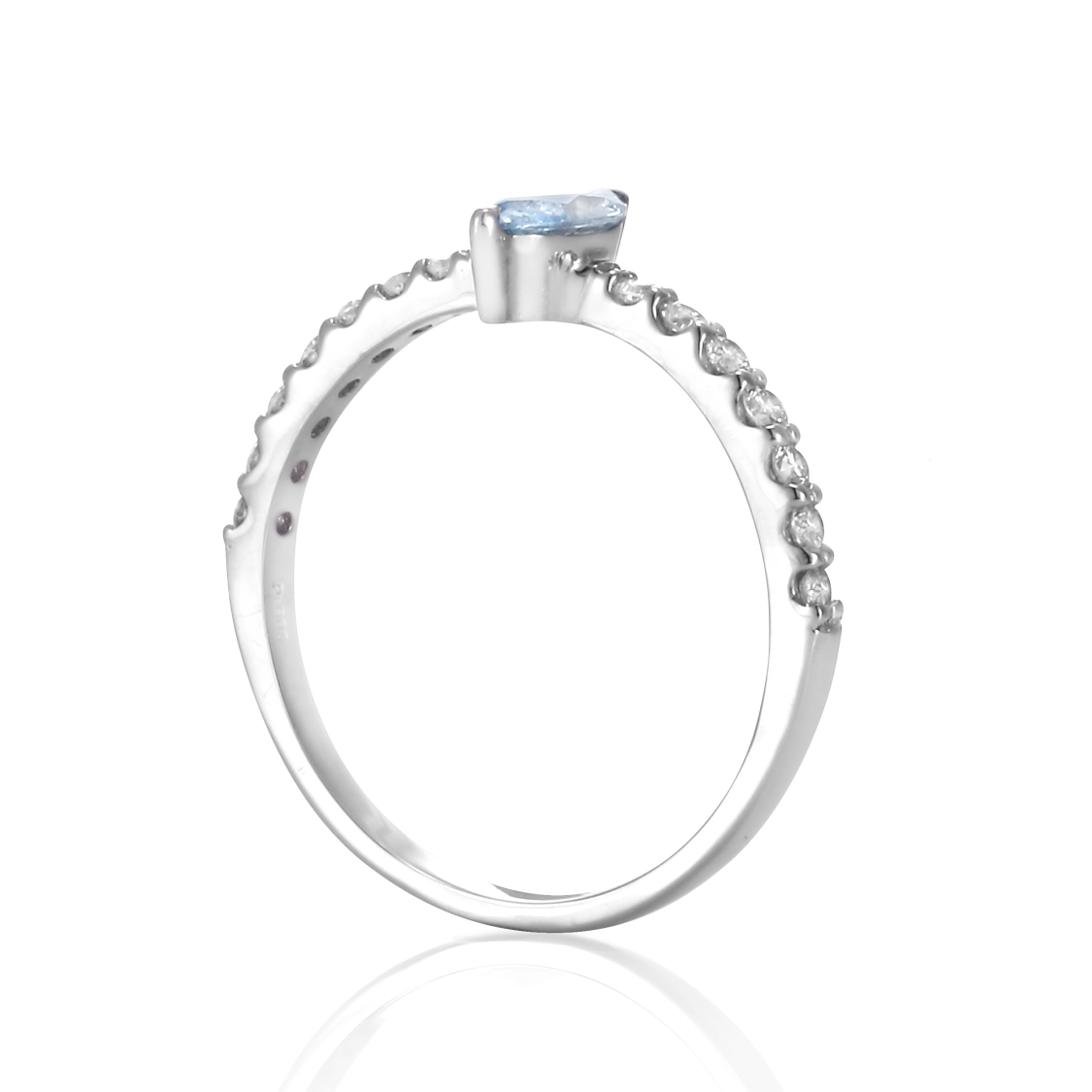 ラボグロウンダイヤモンドのマーキスカット