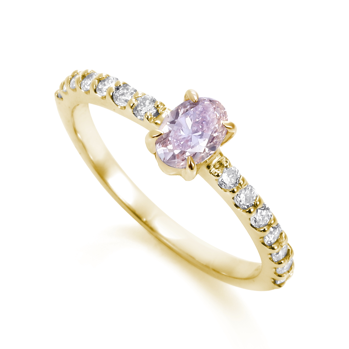 オーバルカットのジュエリー