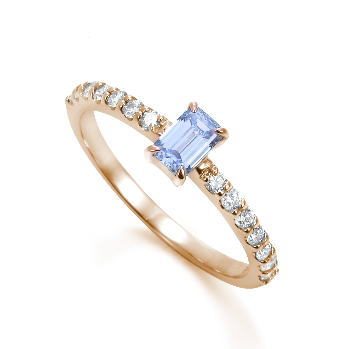 エメラルドカットダイヤモンドの指輪