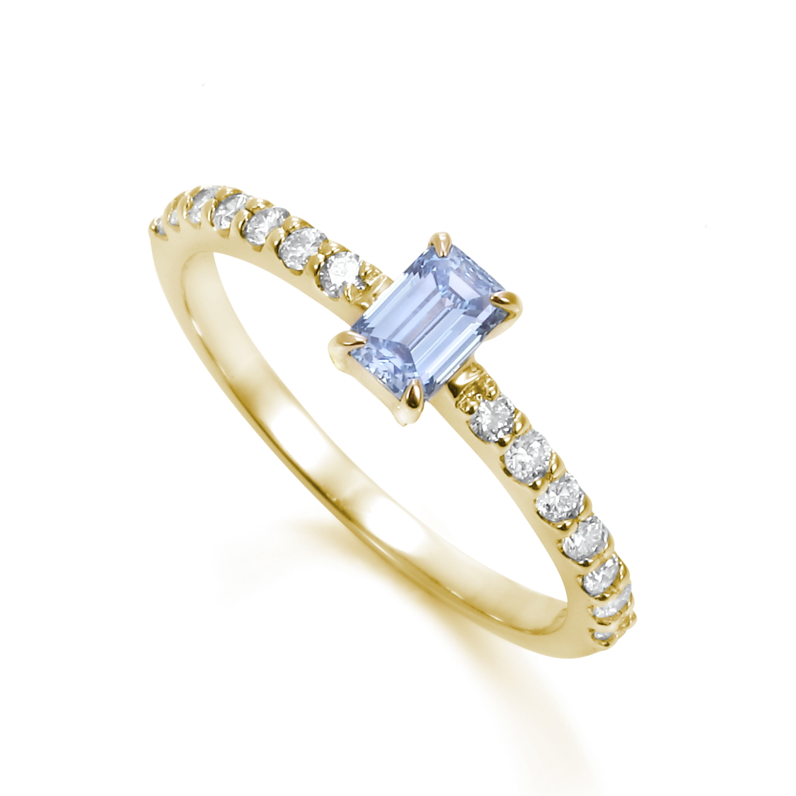 エメラルドカットの結婚指輪