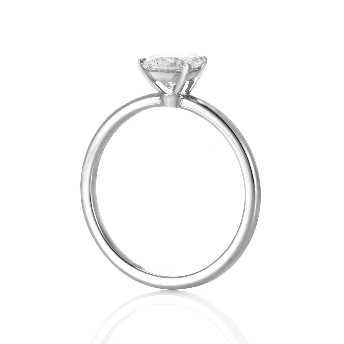 ペアシェイプのラボグロウンダイヤモンド