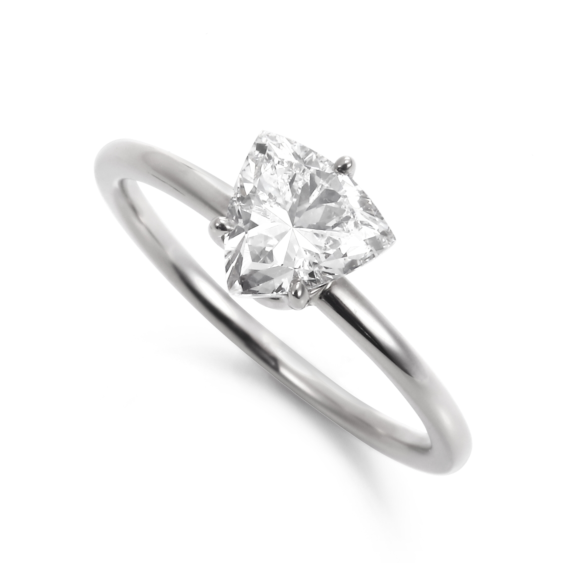 トリリアントカットの婚約指輪