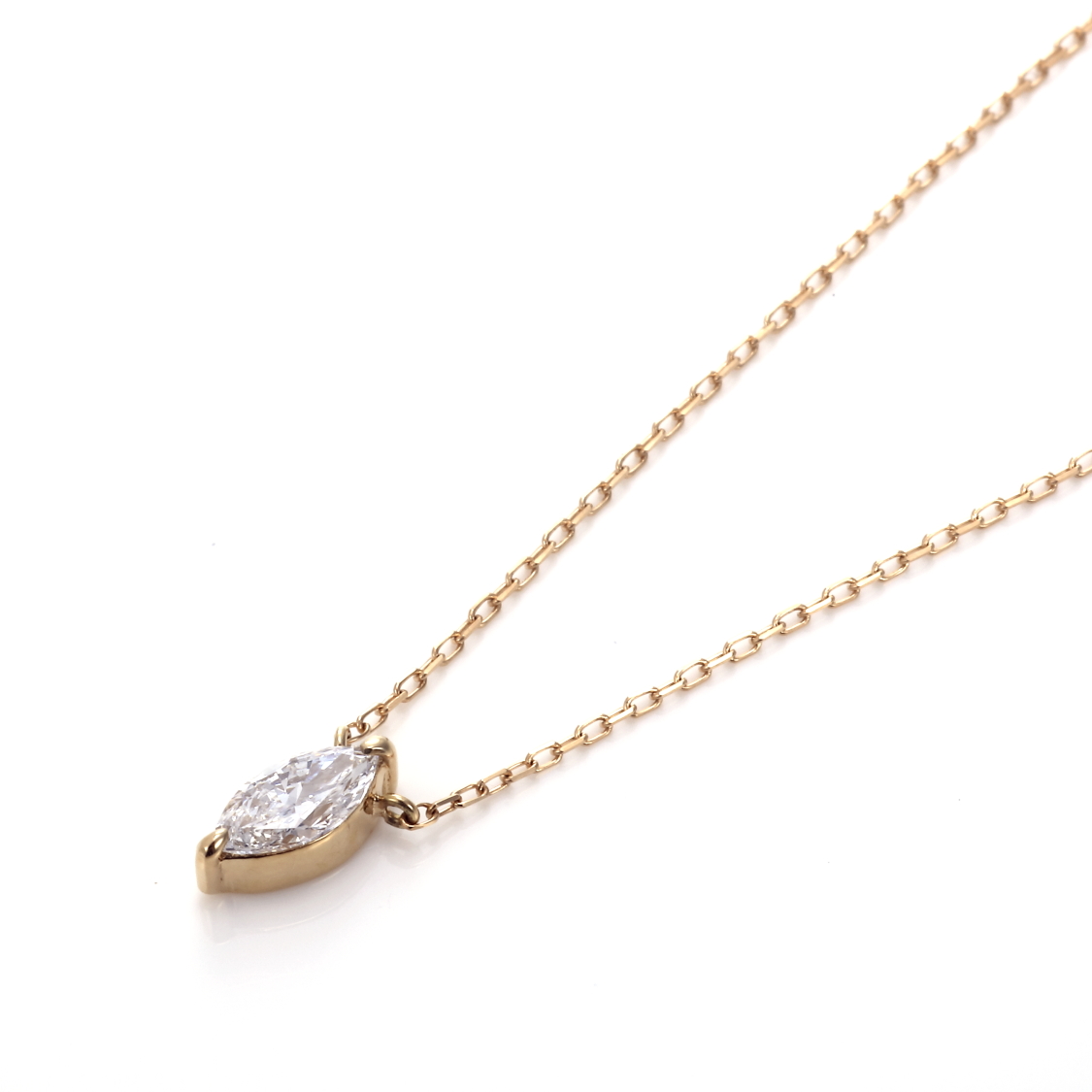 マーキスカットのラボグロウンダイヤモンド