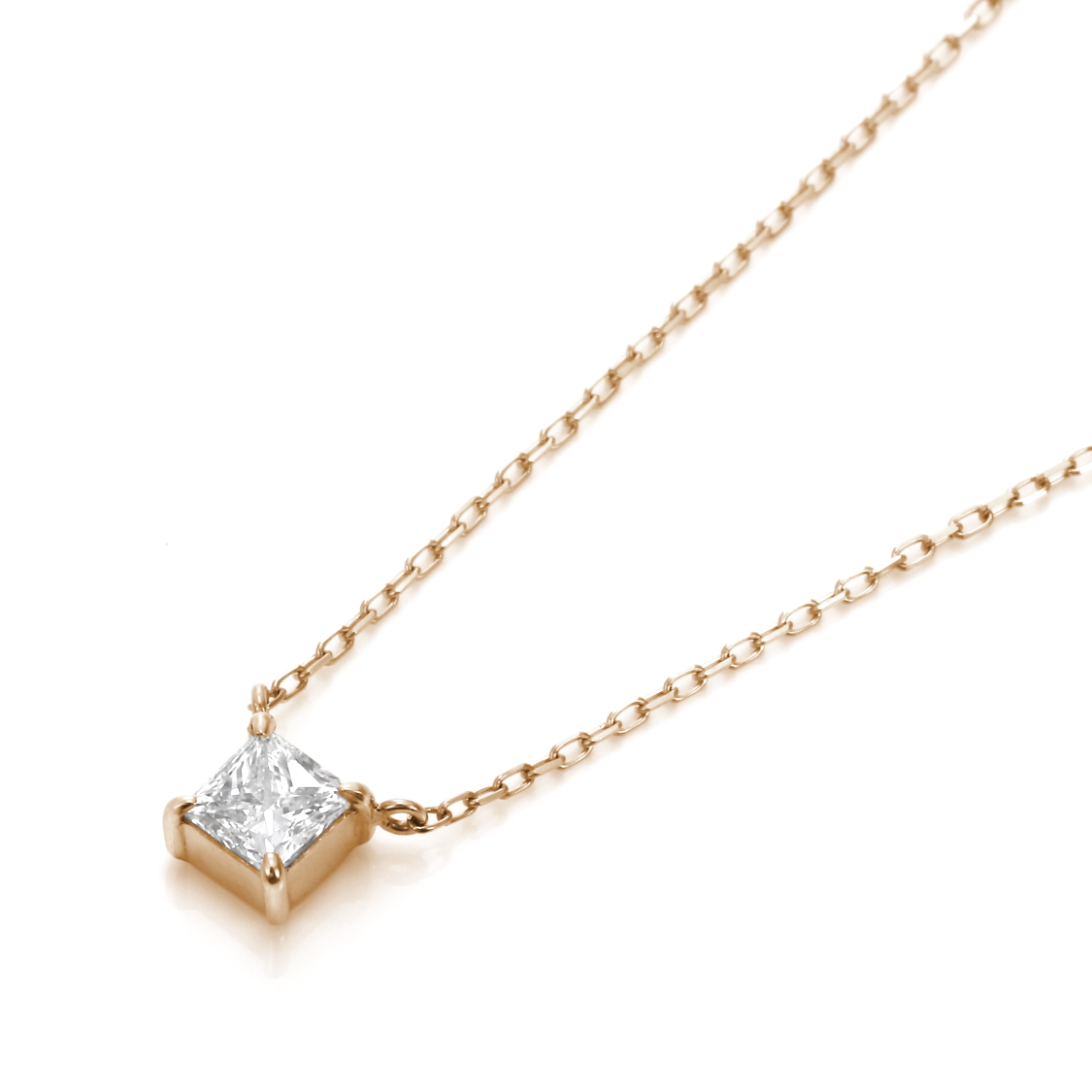 プリンセスカットのラボグロウンダイヤモンド